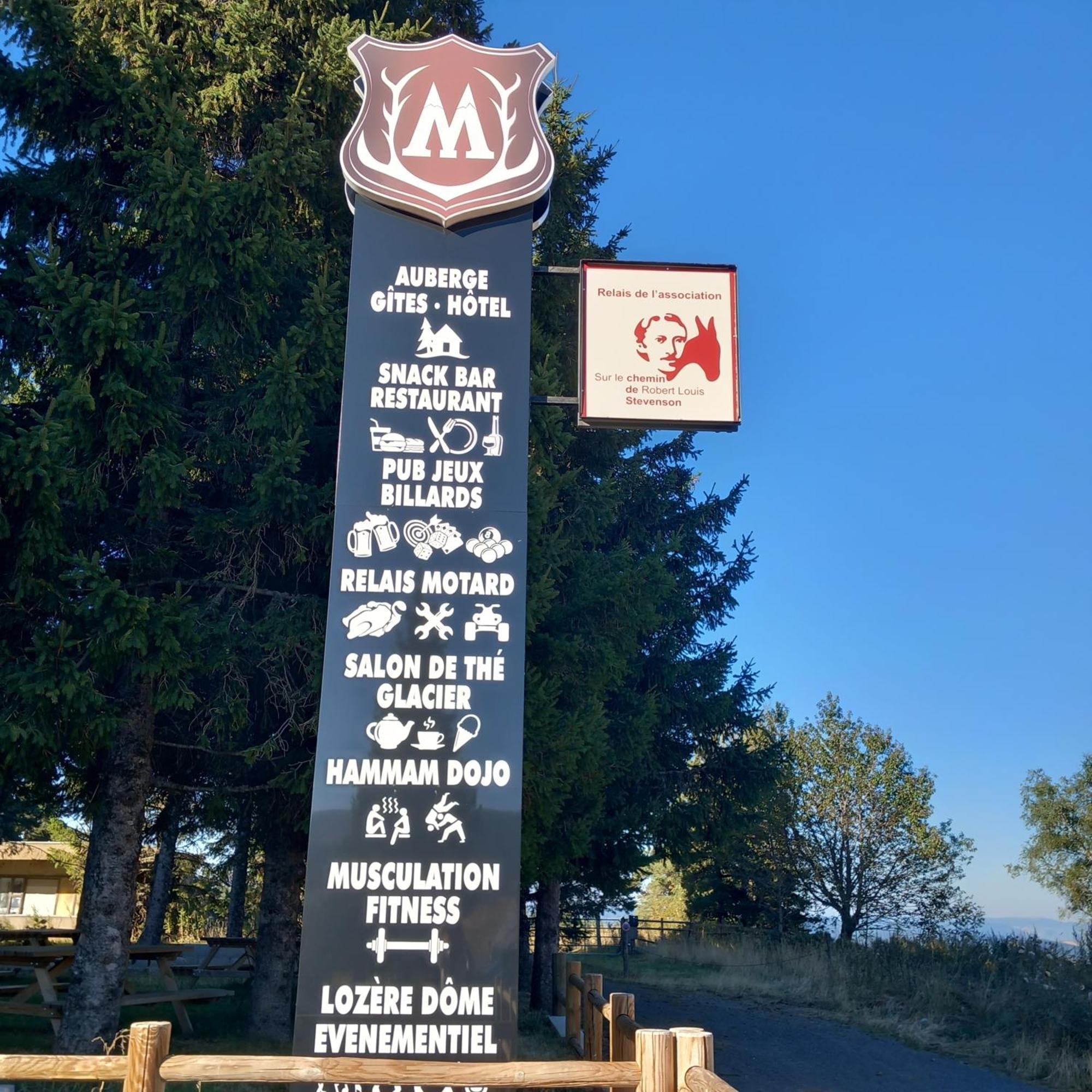 Отель Montlo Relais Des Cerfs Cubieres Экстерьер фото